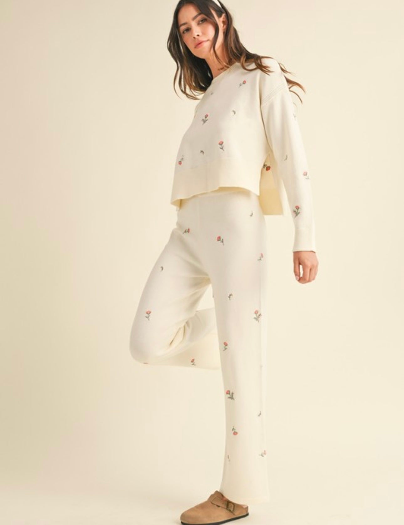 Embroidered floral set